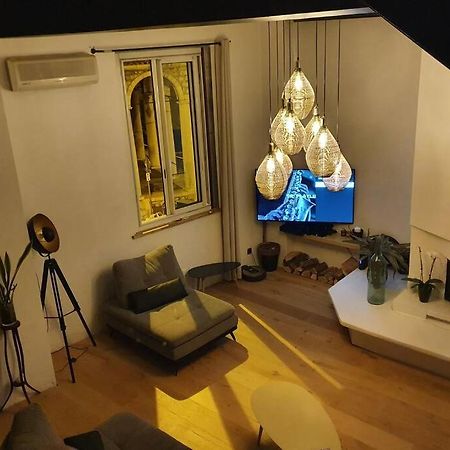 Loft De Type Industriel Et Spacieux Ница Екстериор снимка