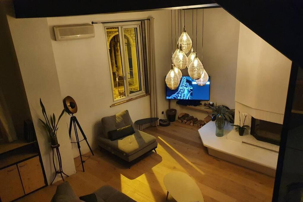 Loft De Type Industriel Et Spacieux Ница Екстериор снимка