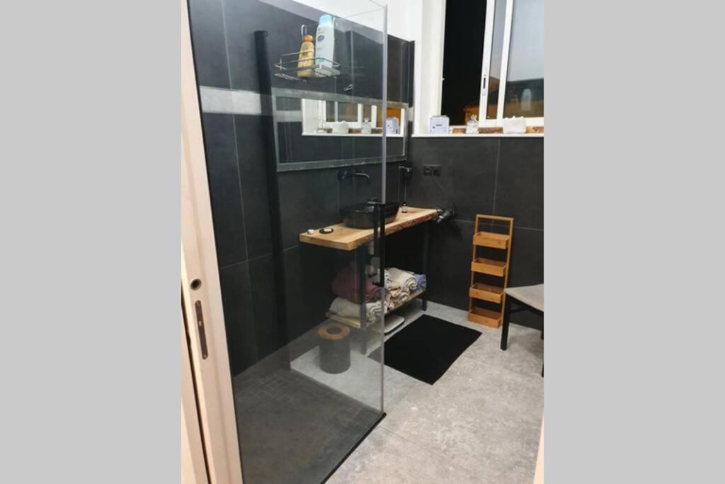 Loft De Type Industriel Et Spacieux Ница Екстериор снимка