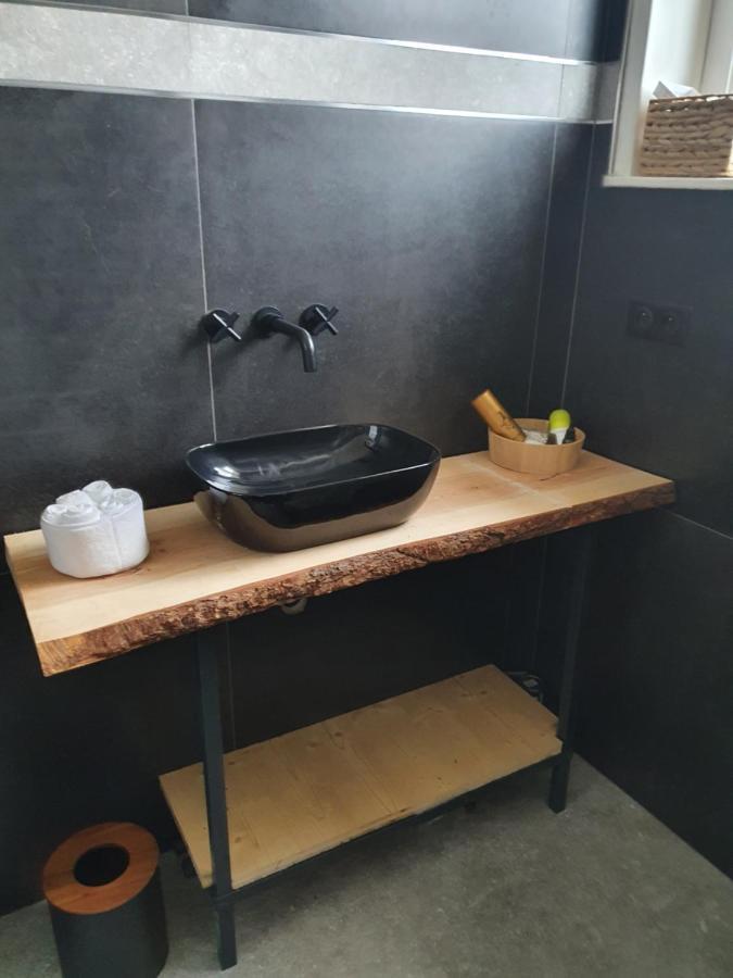 Loft De Type Industriel Et Spacieux Ница Екстериор снимка
