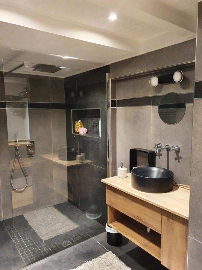 Loft De Type Industriel Et Spacieux Ница Екстериор снимка